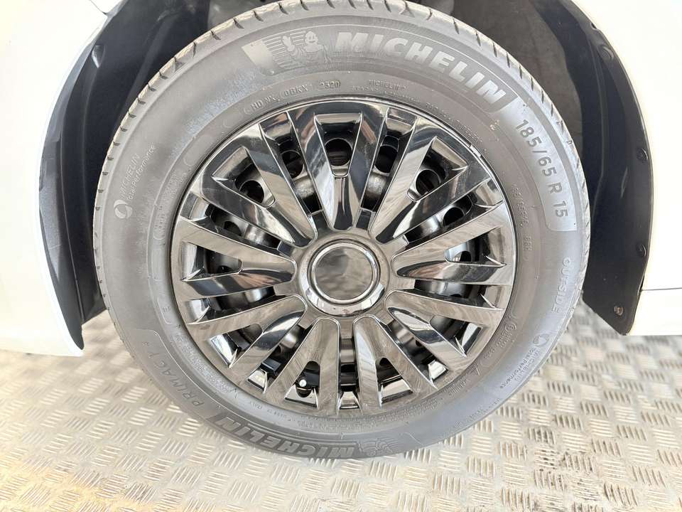 Toyota Yaris - Imagem 6