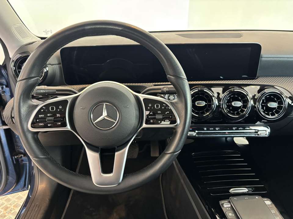 Mercedes-Benz A 180 - Imagem 13