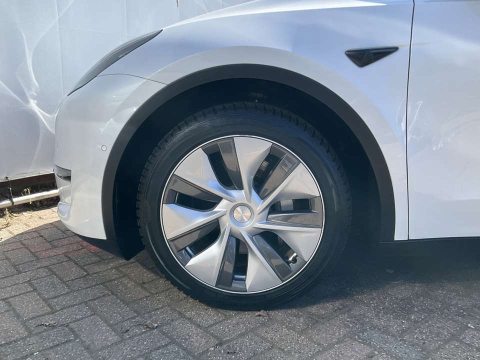 Tesla Model Y - Imagem 11