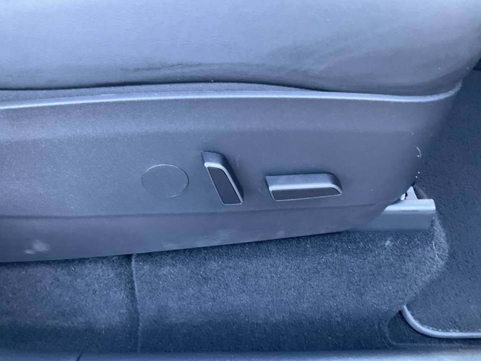 Tesla Model Y - Imagem 17