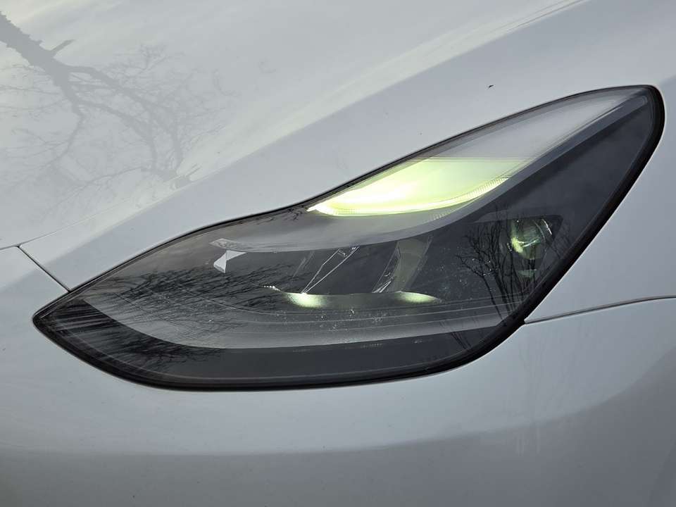 Tesla Model Y - Imagem 18