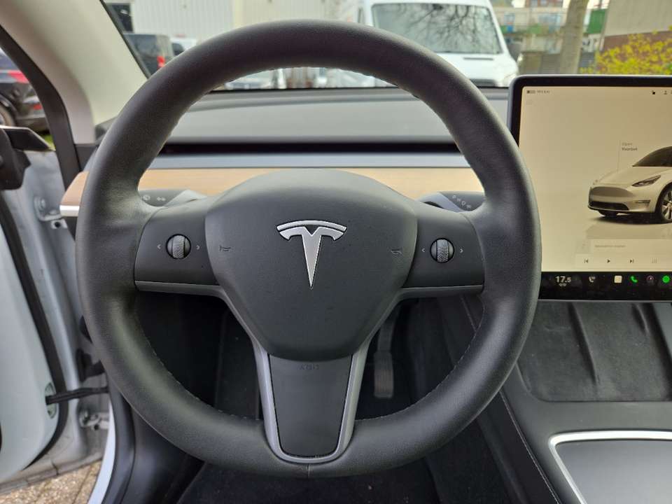 Tesla Model Y - Imagem 19