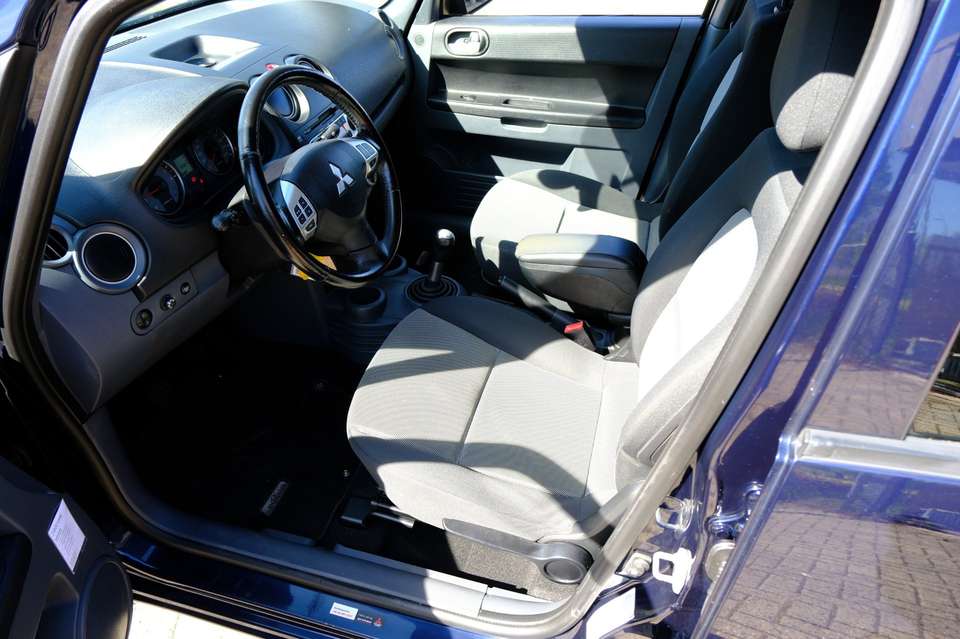 Mitsubishi Colt - Imagem 2