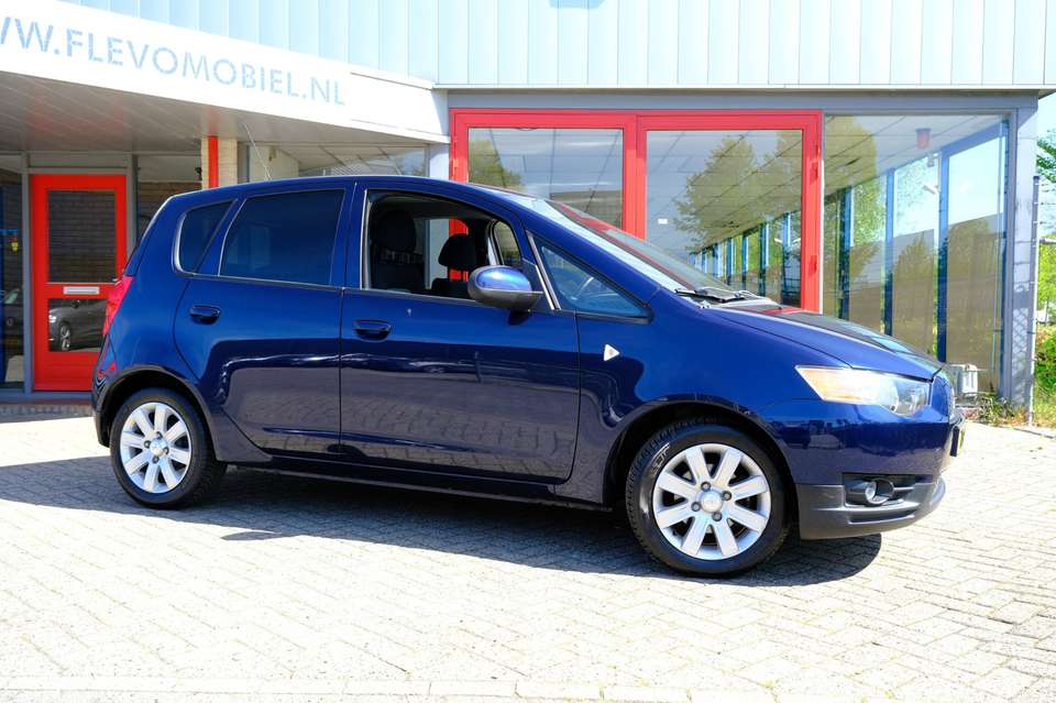 Mitsubishi Colt - Imagem 4