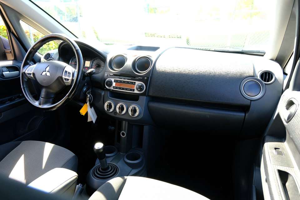 Mitsubishi Colt - Imagem 5