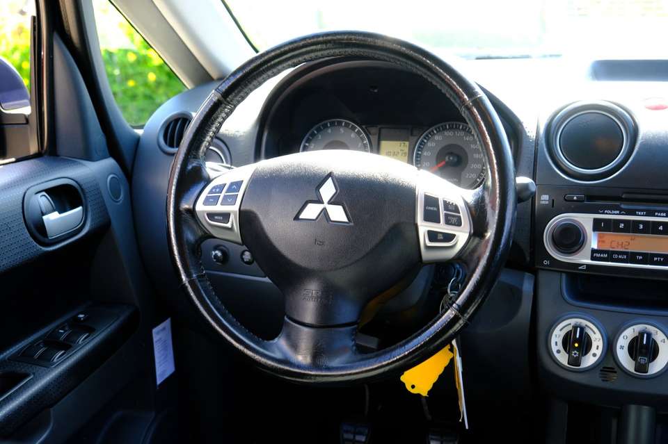 Mitsubishi Colt - Imagem 6