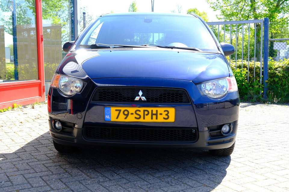 Mitsubishi Colt - Imagem 7