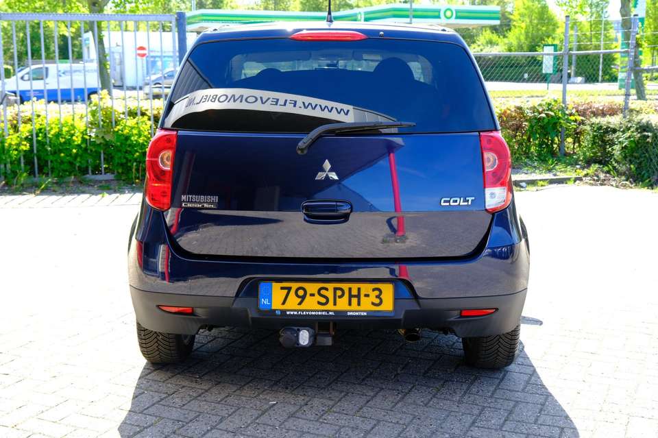 Mitsubishi Colt - Imagem 8