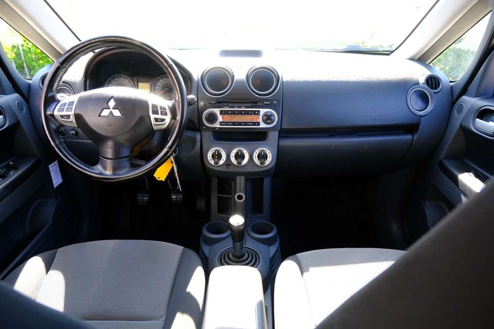 Mitsubishi Colt - Imagem 12
