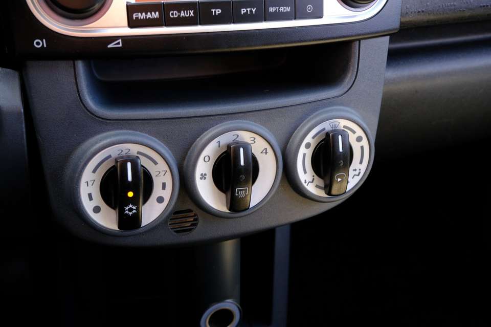 Mitsubishi Colt - Imagem 14