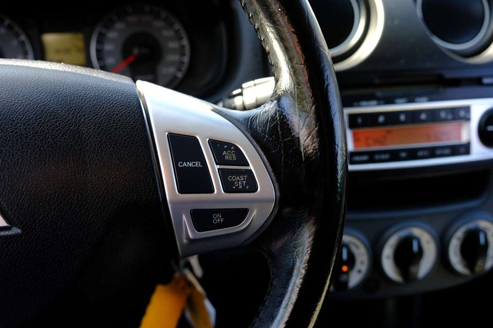 Mitsubishi Colt - Imagem 19