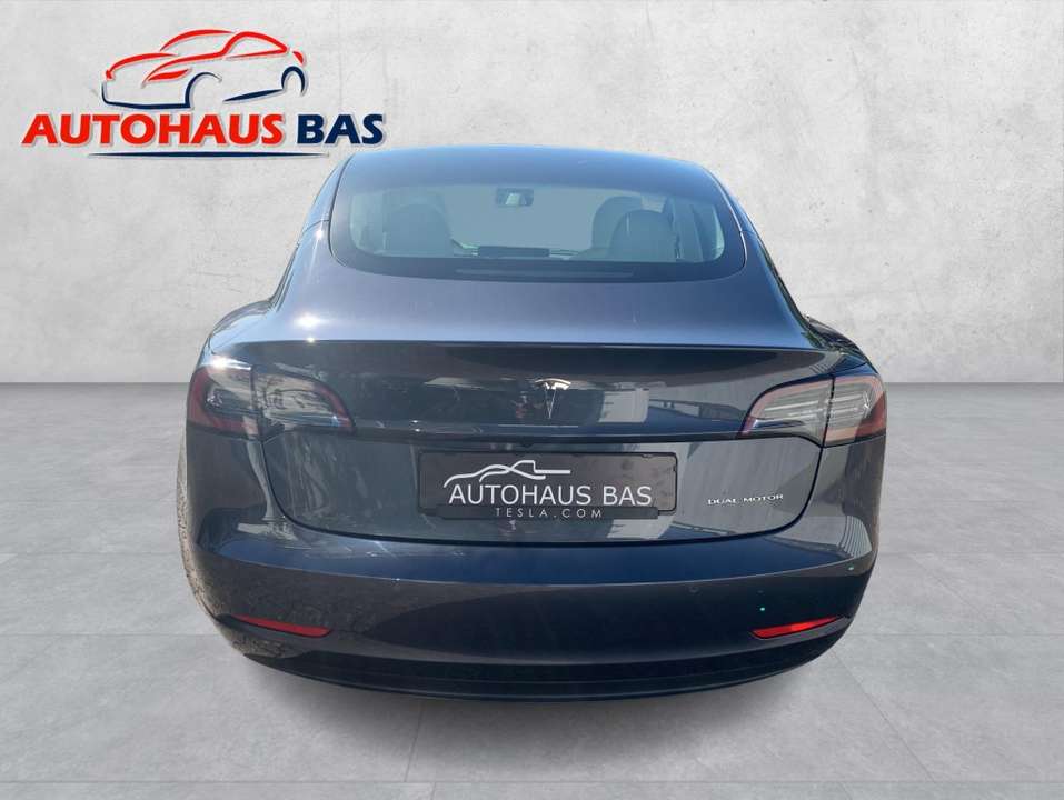 Tesla Model 3 - Imagem 8