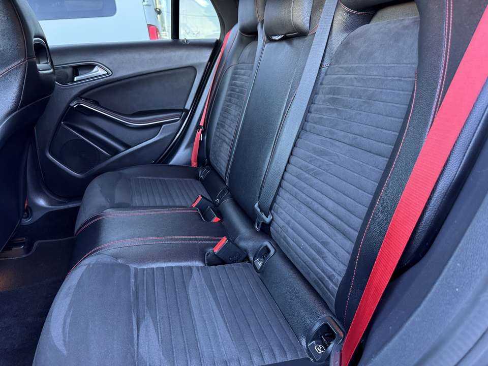 Mercedes-Benz CLA 250 - Imagem 12