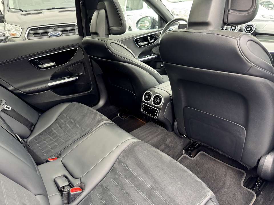 Mercedes-Benz C 200 - Imagem 12