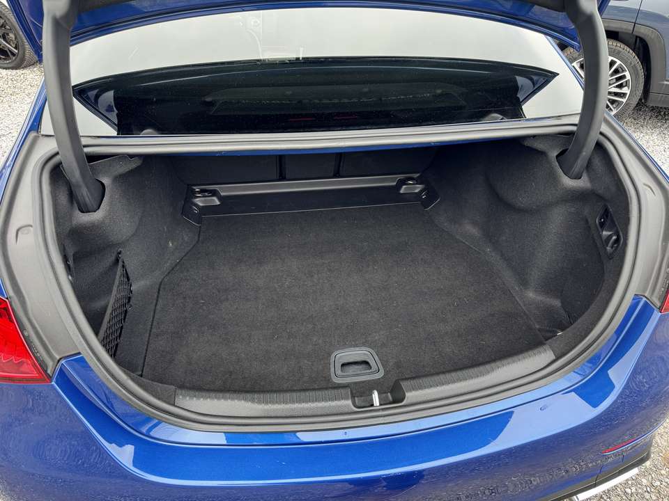 Mercedes-Benz C 200 - Imagem 13