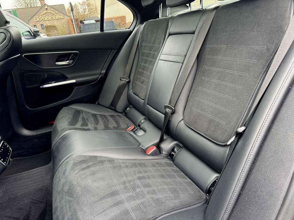 Mercedes-Benz C 200 - Imagem 14