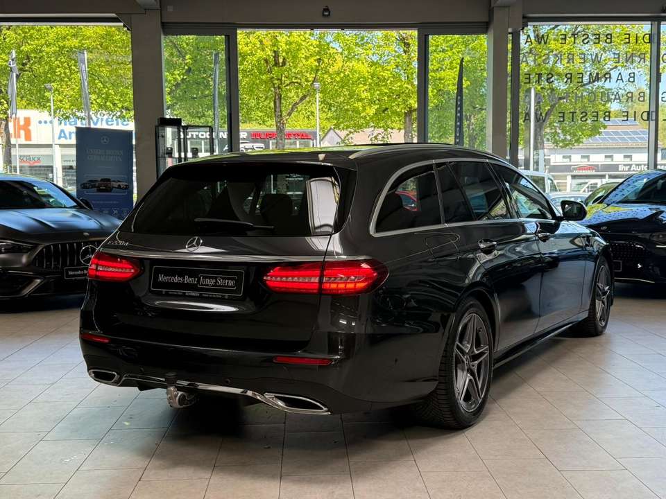 Mercedes-Benz E 220 - Imagem 9