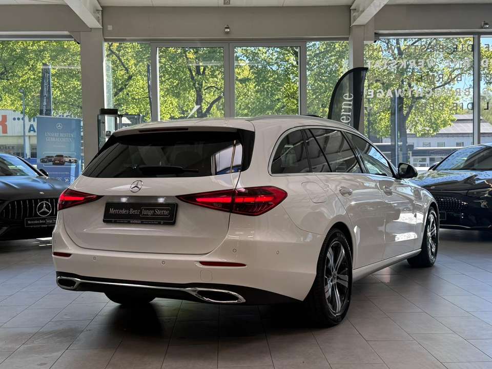 Mercedes-Benz C 180 - Imagem 9