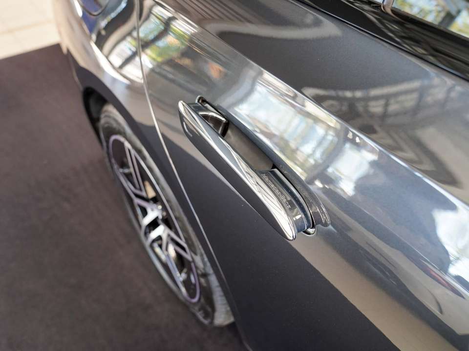 Mercedes-Benz E 220 - Imagem 3