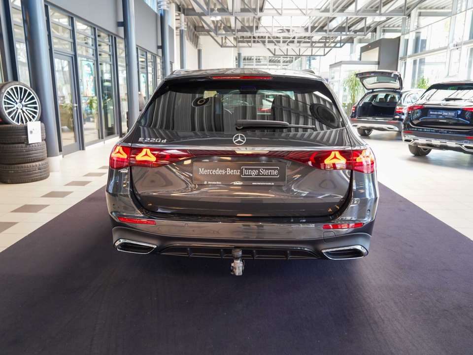 Mercedes-Benz E 220 - Imagem 5