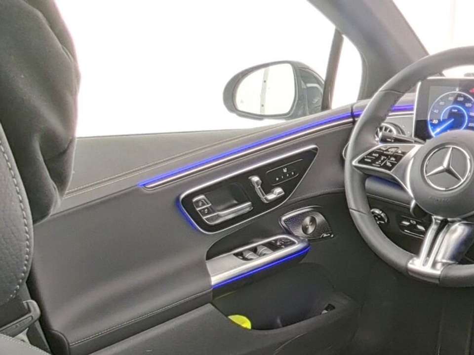 Mercedes-Benz EQE 350 - Imagem 8
