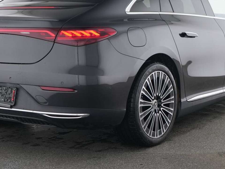 Mercedes-Benz EQE 350 - Imagem 9