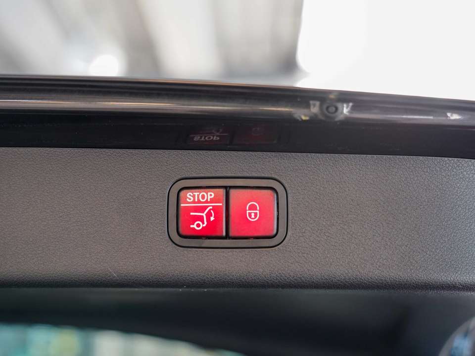 Mercedes-Benz E 220 - Imagem 13