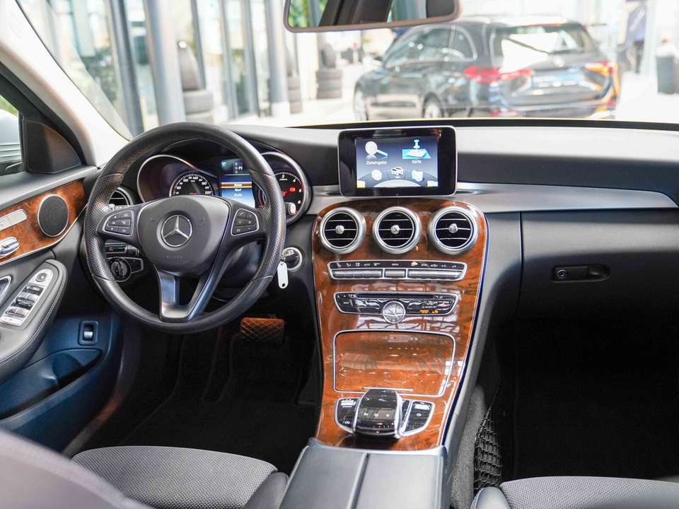 Mercedes-Benz C 220 - Imagem 13
