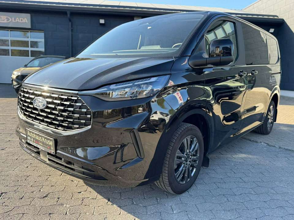 Ford Tourneo Custom - Imagem 1