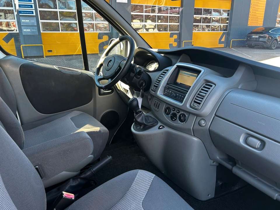 Opel Vivaro - Imagem 13