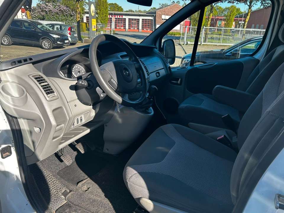 Opel Vivaro - Imagem 15