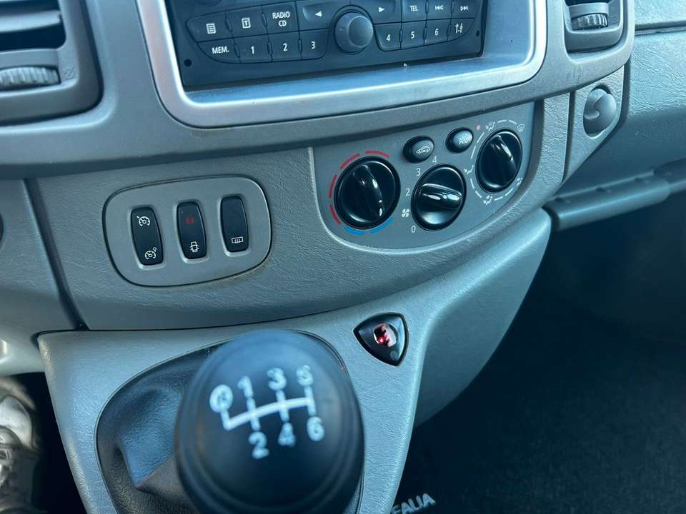 Opel Vivaro - Imagem 18