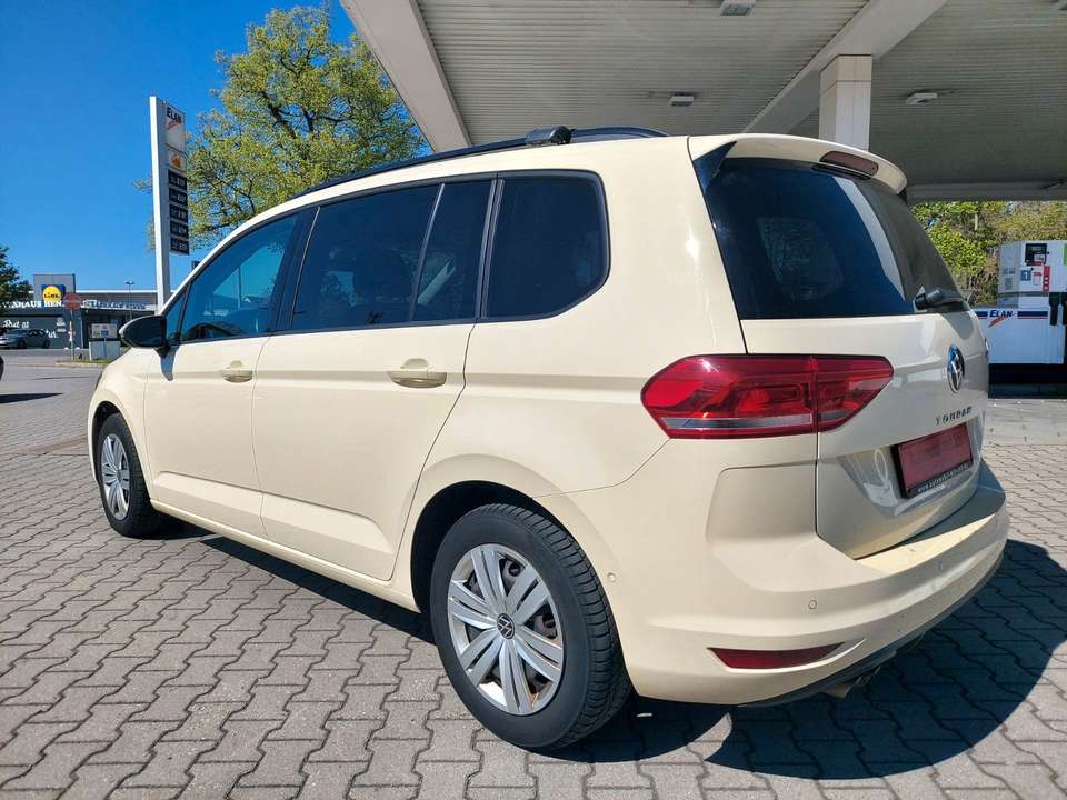 Volkswagen Touran - Imagem 5