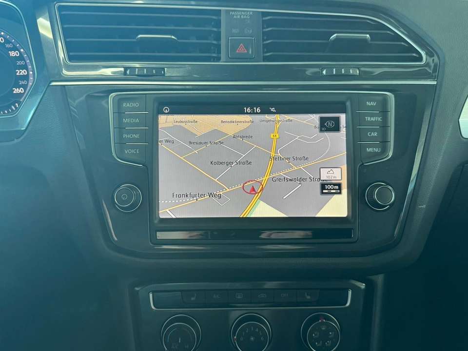 Volkswagen Tiguan Allspace - Imagem 12