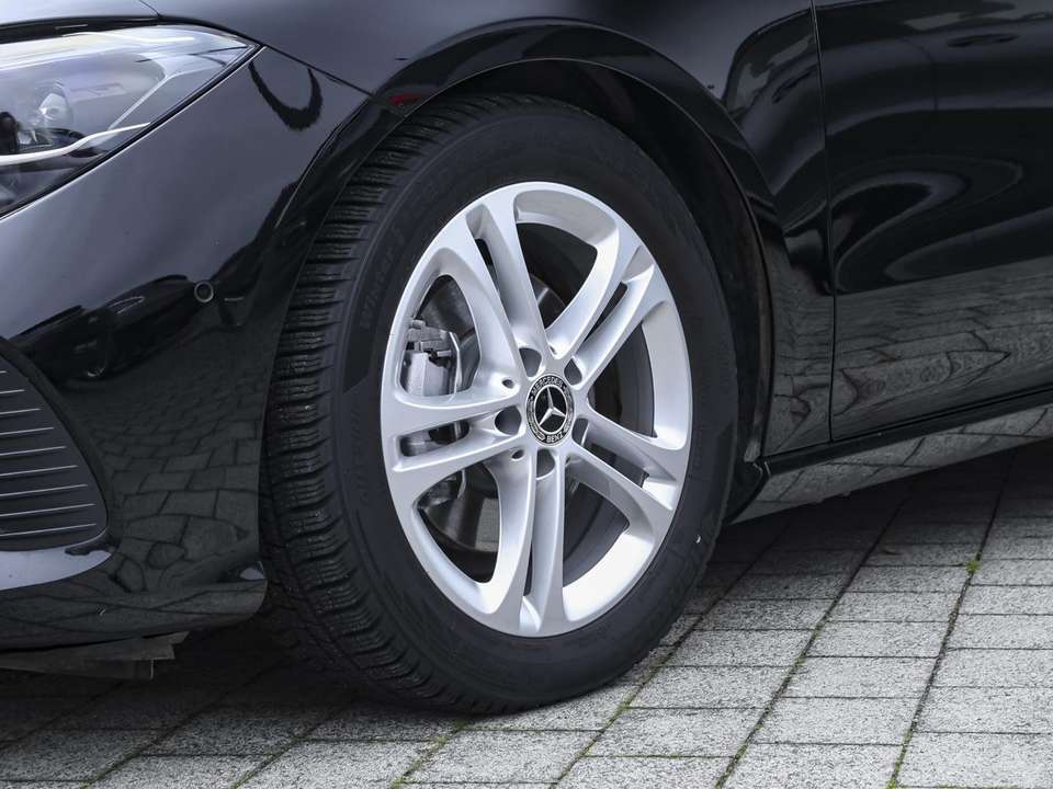 Mercedes-Benz CLA 180 - Imagem 9