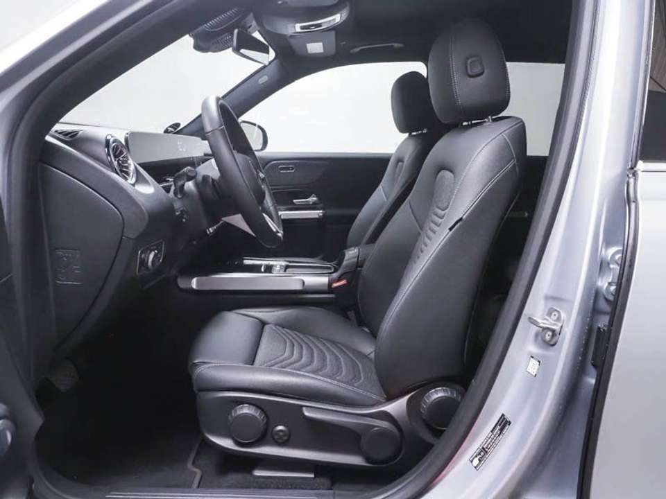 Mercedes-Benz EQB 350 - Imagem 7