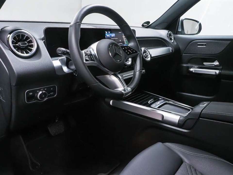 Mercedes-Benz EQB 350 - Imagem 8