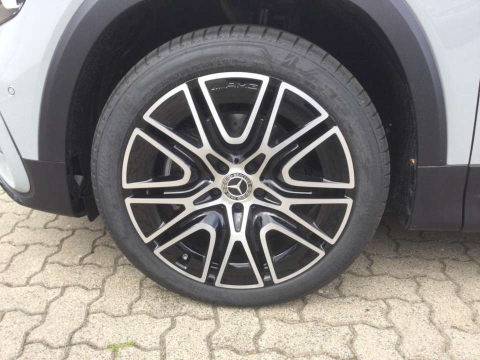 Mercedes-Benz GLB 180 - Imagem 6