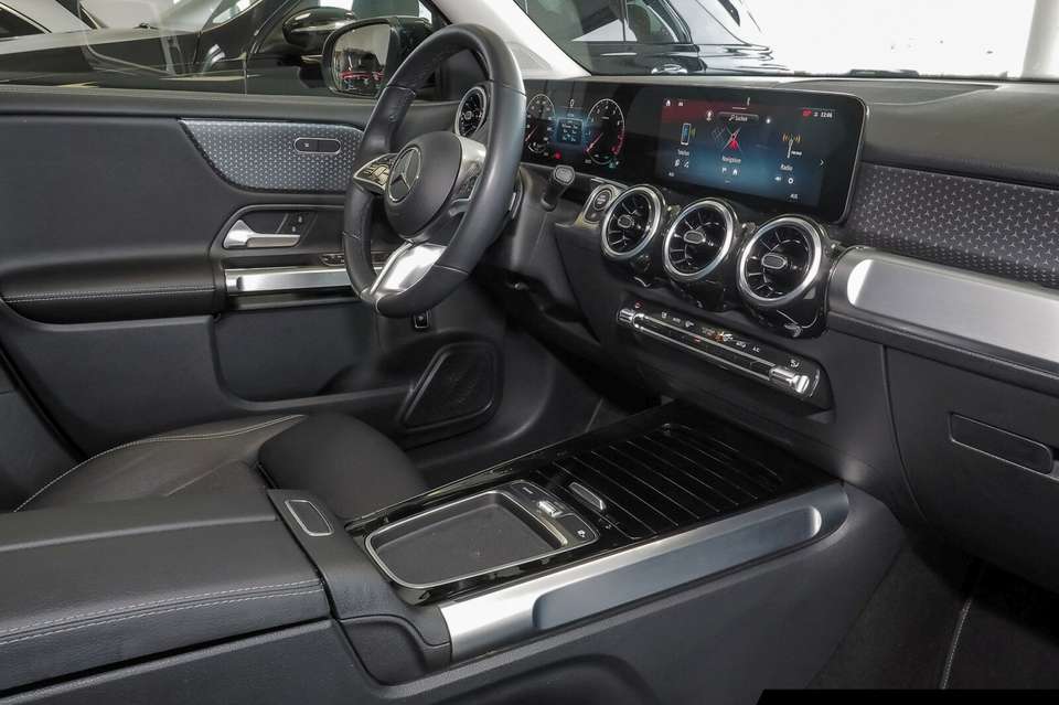 Mercedes-Benz GLB 180 - Imagem 7