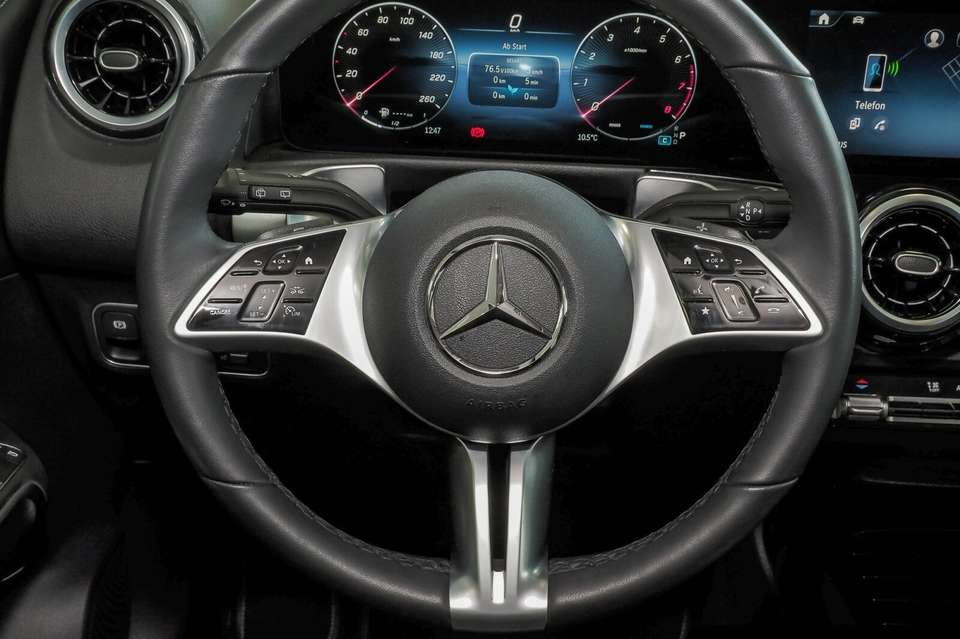 Mercedes-Benz GLB 180 - Imagem 13