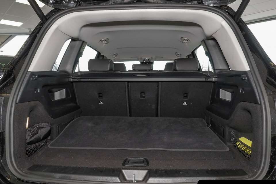 Mercedes-Benz GLB 180 - Imagem 15