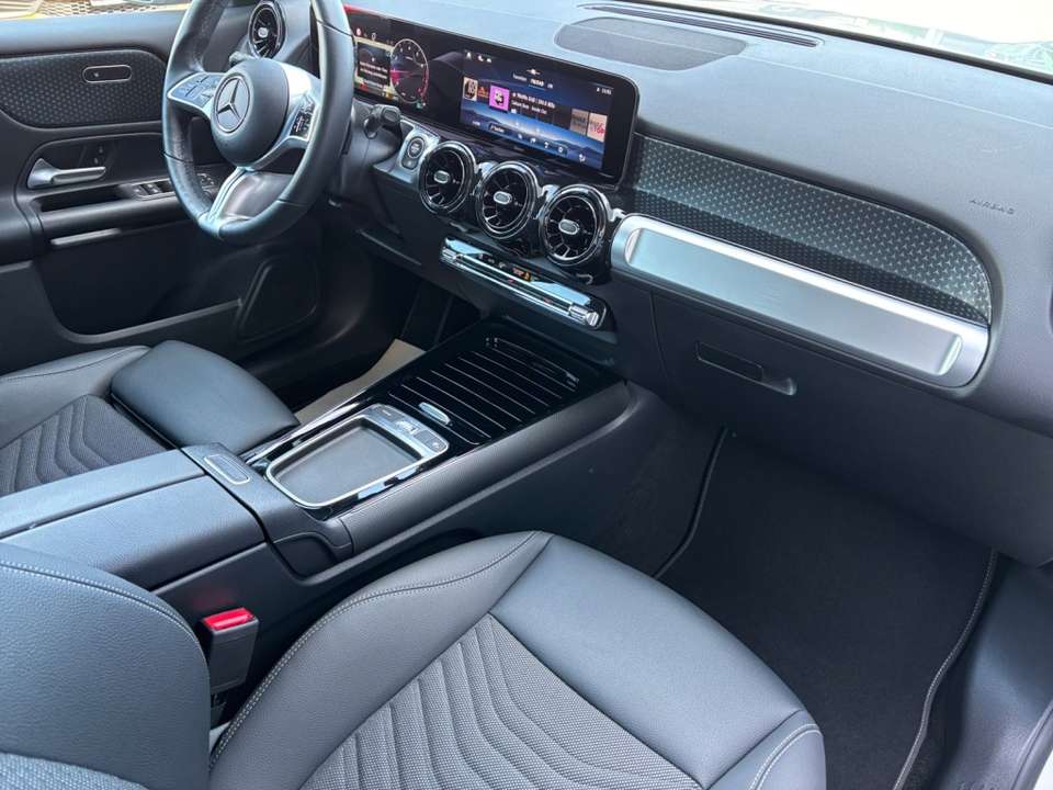 Mercedes-Benz GLB 220 - Imagem 6