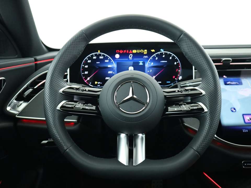 Mercedes-Benz E 200 - Imagem 12