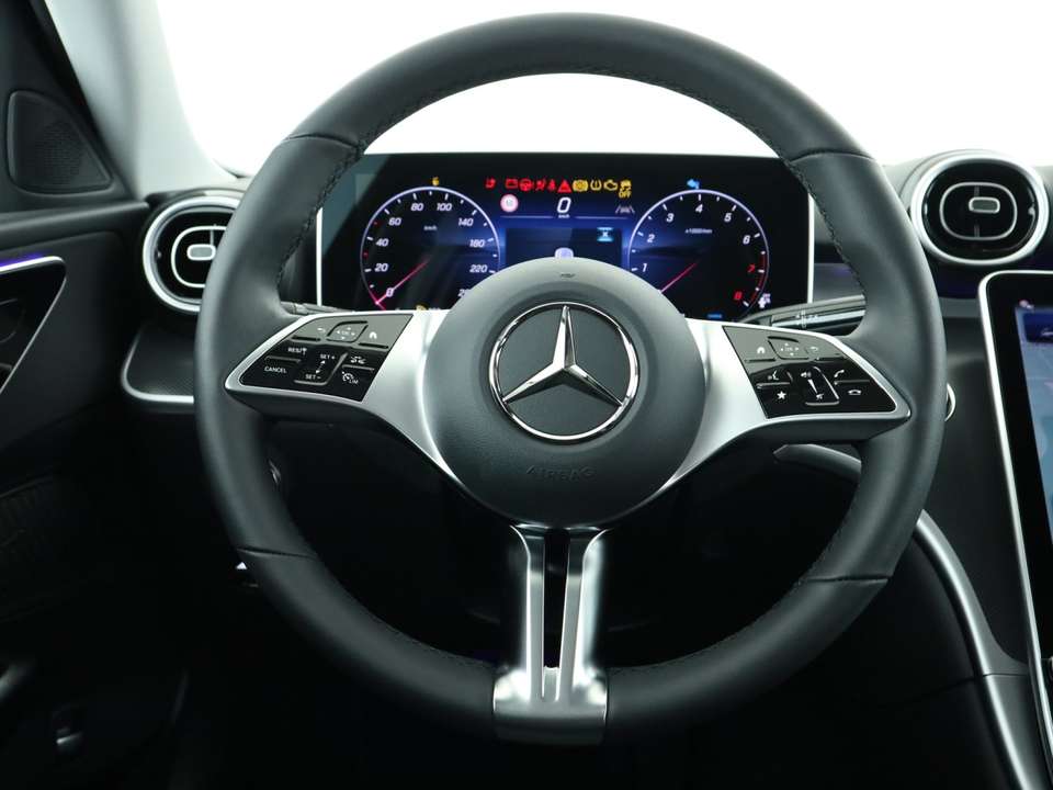 Mercedes-Benz C 200 - Imagem 12