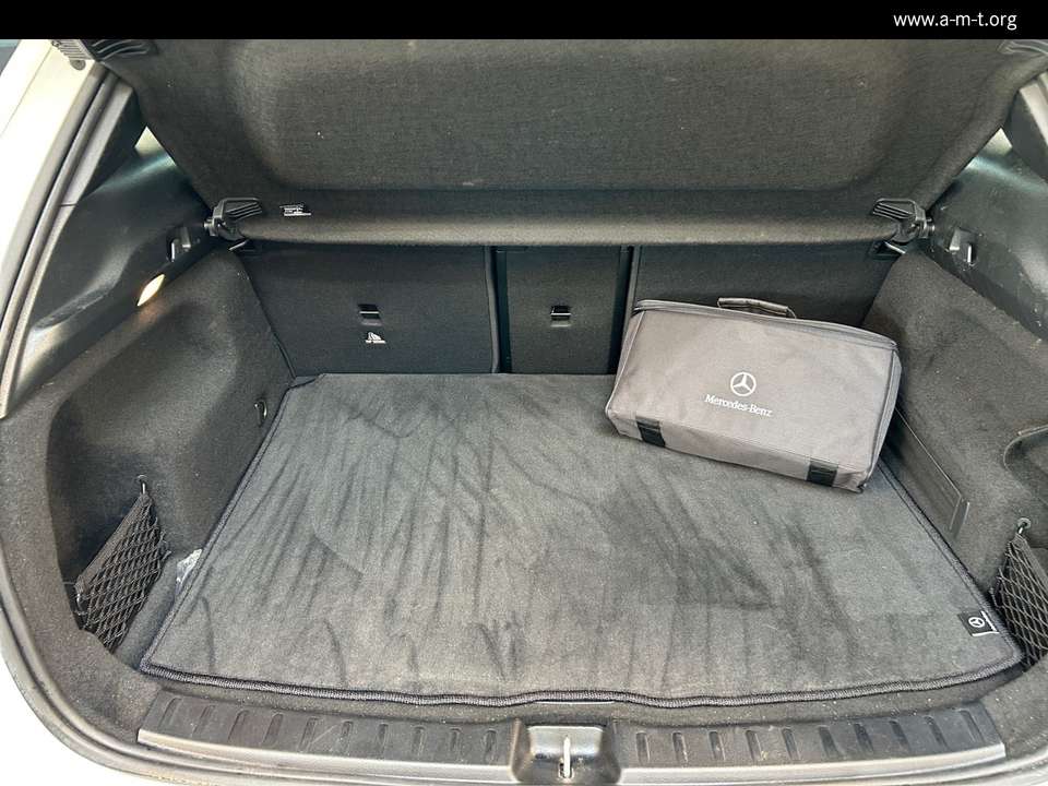 Mercedes-Benz EQA 250 - Imagem 12