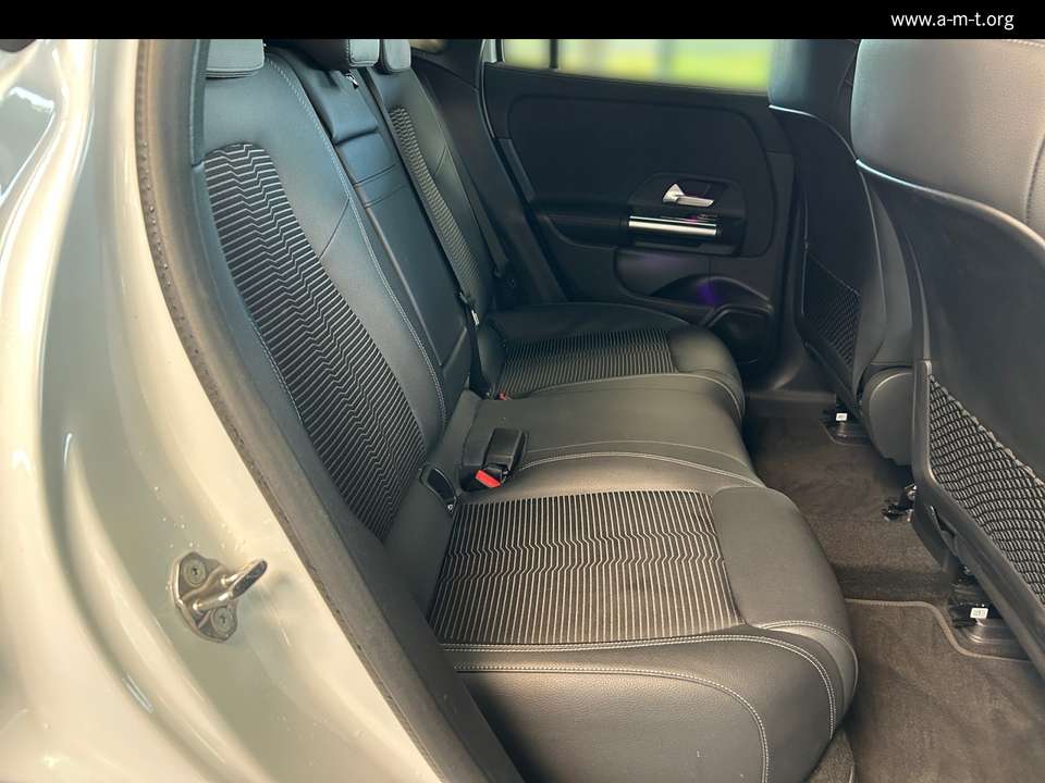 Mercedes-Benz EQA 250 - Imagem 13