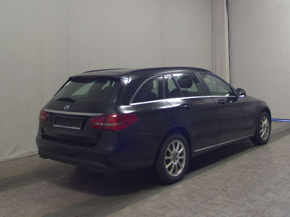 Mercedes-Benz C 200 - Imagem 4