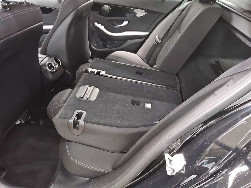Mercedes-Benz C 200 - Imagem 12