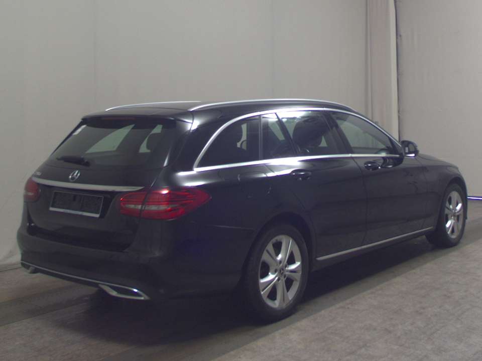 Mercedes-Benz C 220 - Imagem 4