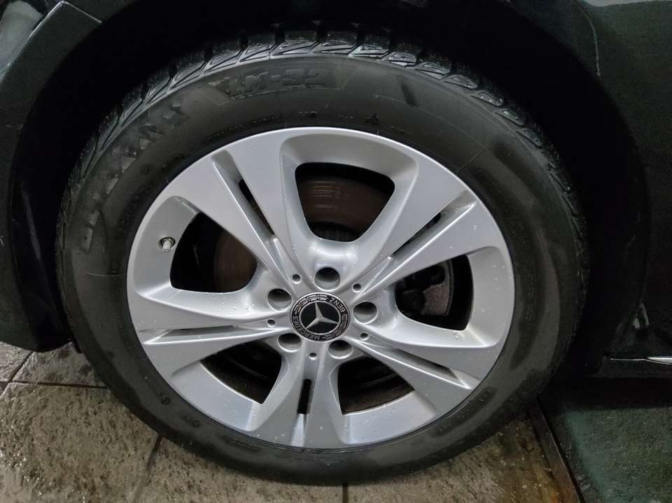 Mercedes-Benz C 220 - Imagem 9